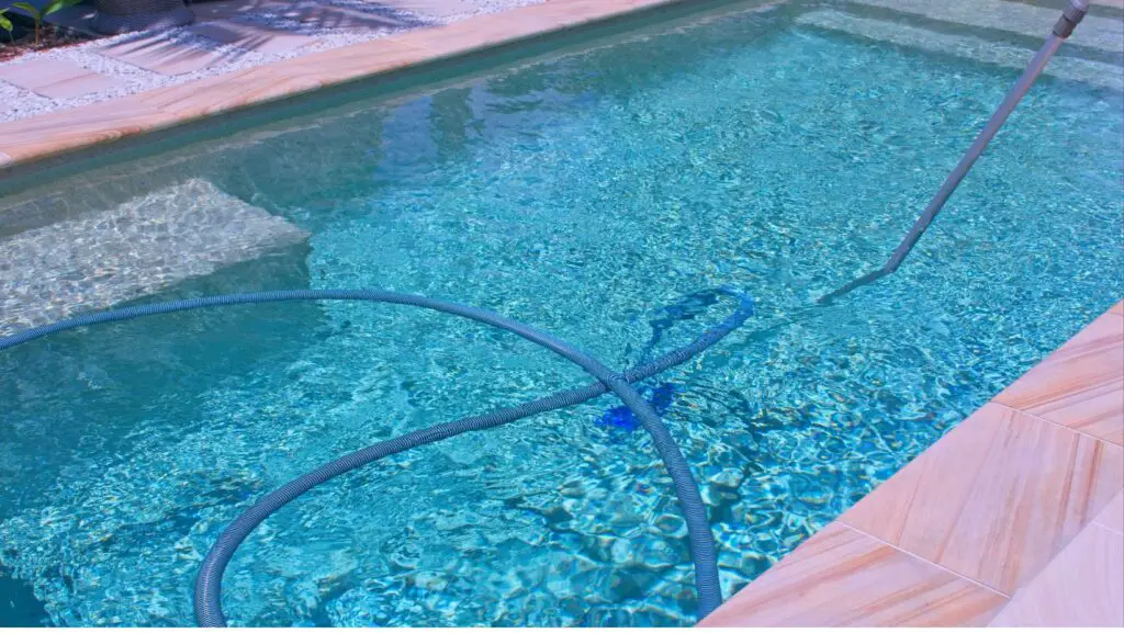 pool cleaning service miami